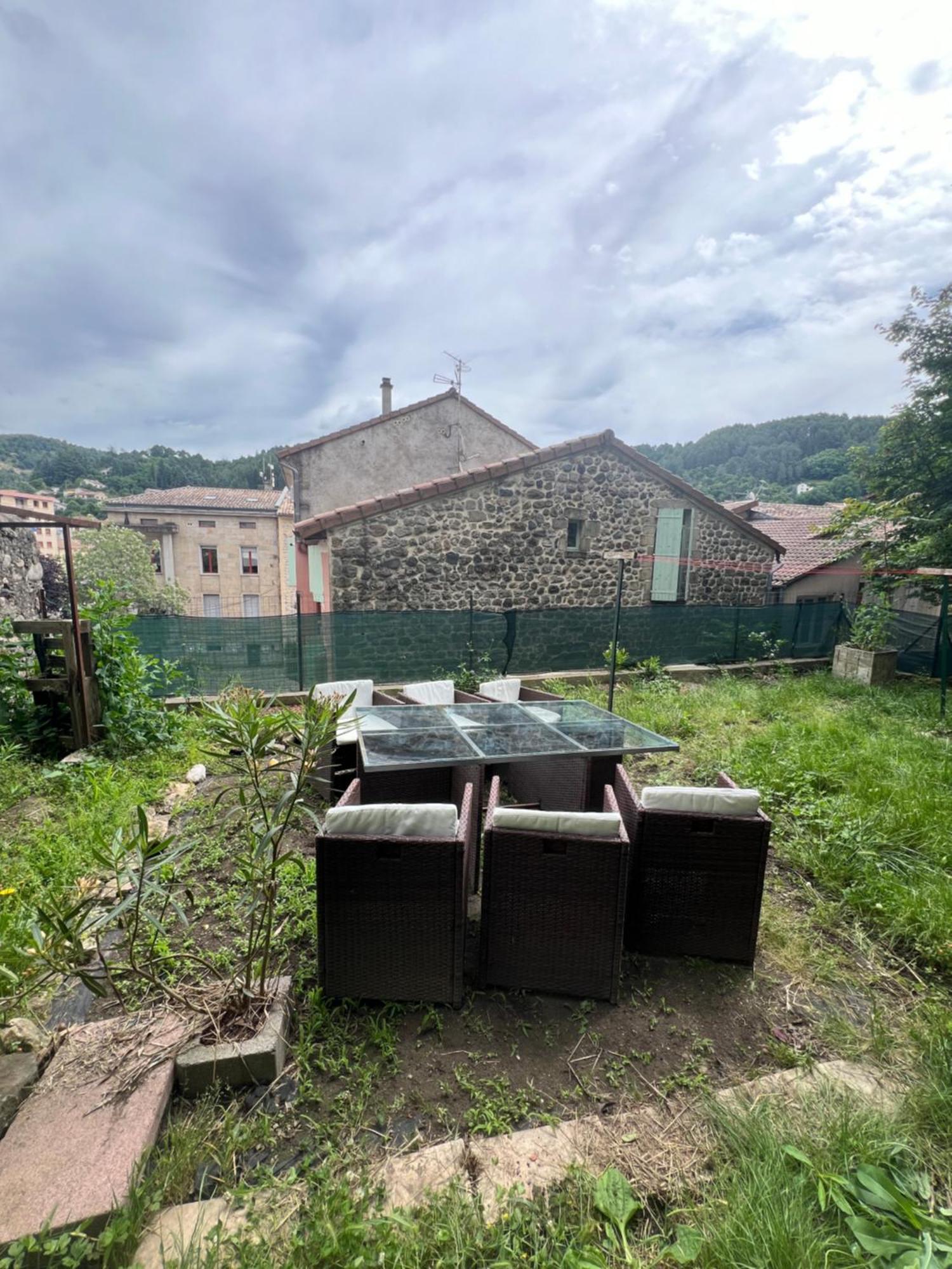 Appartement Et Jardin Vals Les Bains Exterior foto